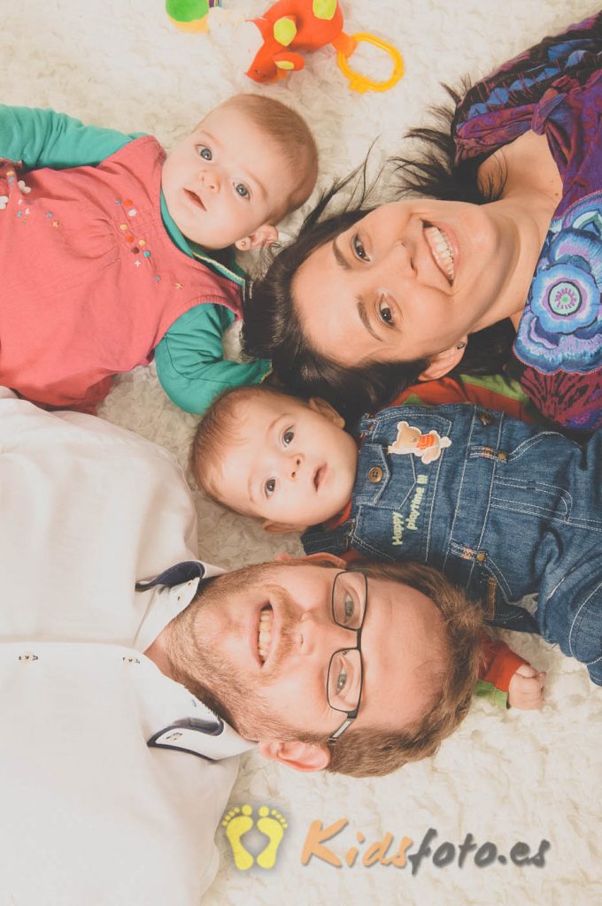 Fotografía infantil de estudio bebes mellizos 03 j4rkjq