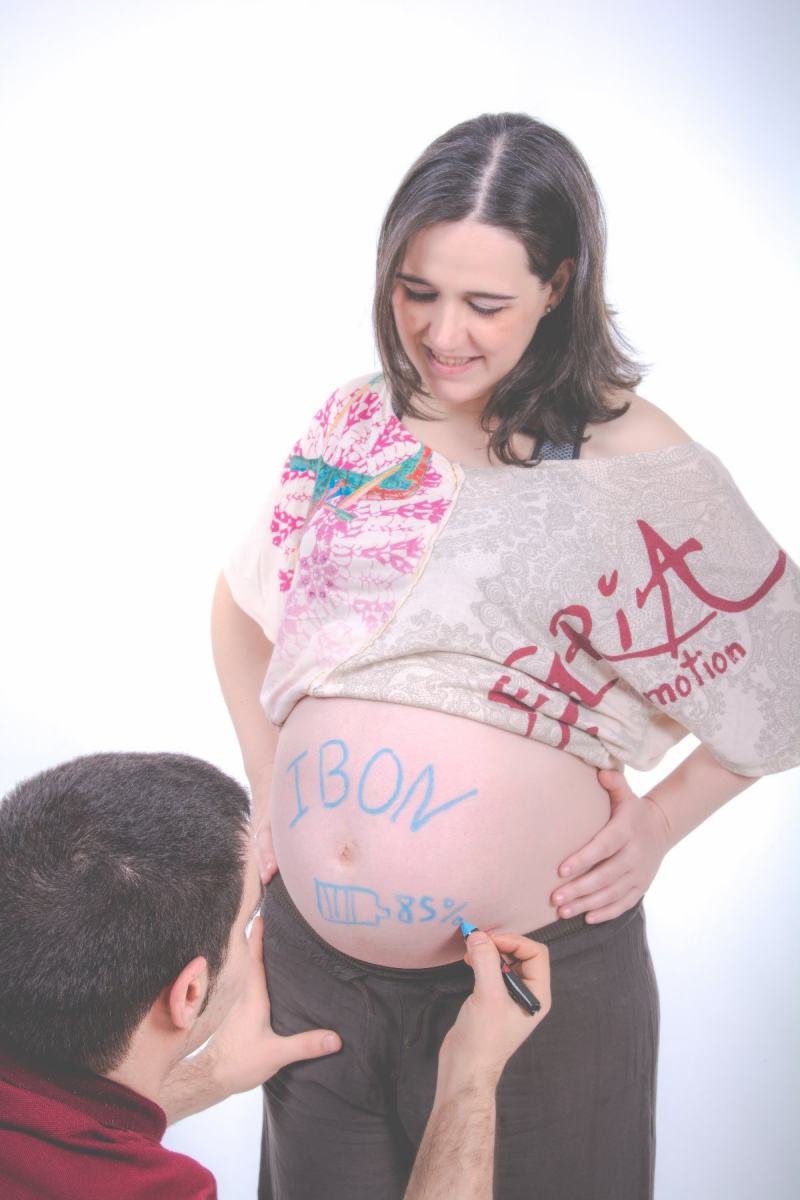 Sesión Fotográfica Premamá en estudio Zaragoza 6