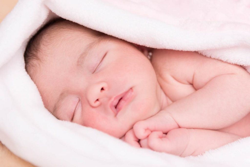 fotografía bebé newborn en zaragoza. fotógrafo de bebés 11