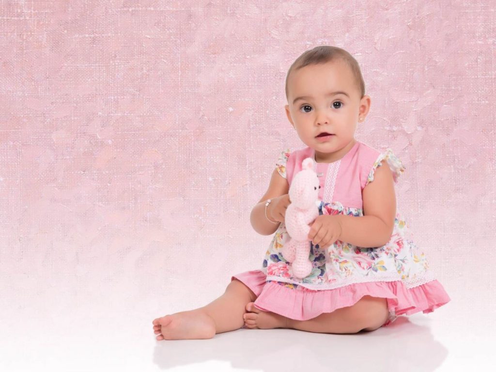 sesión fotográfica bebe fotografía infantil fotografía bebé 12 meses. fotógrafo niños en zaragoza 04