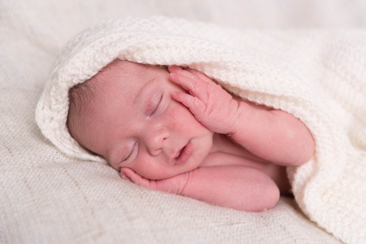 sesión fotográfica de bebé fotografías de recién nacido. fotografías newborn 01