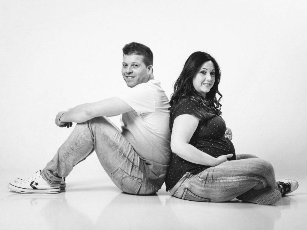 sesión fotográfica embarazo premamá en zaragoza. fotografía de bebés 01