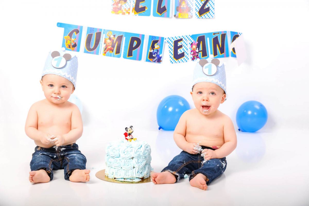 dos por uno sesion smash cake gemelos fotografia de gemelos Dos por uno, sesión smash cake gemelos. Fotografía de gemelo