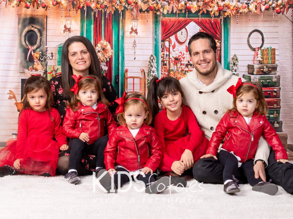 sesión fotografía de navidad con 5 niñas. fotógrafo de niños y familias en zaragoza 10