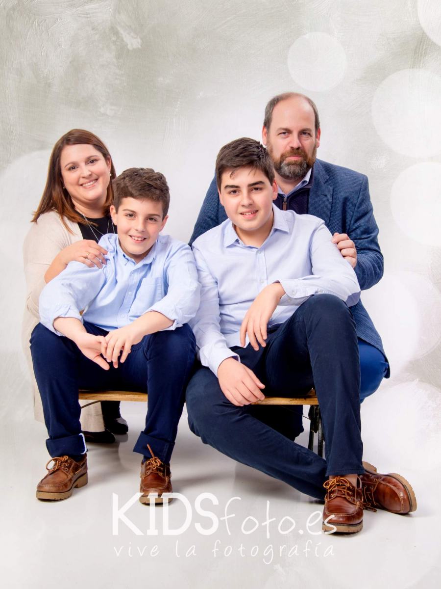 Fotografía familiar con abuelos, hijos y nietos en Zaragoza, fotografía 6