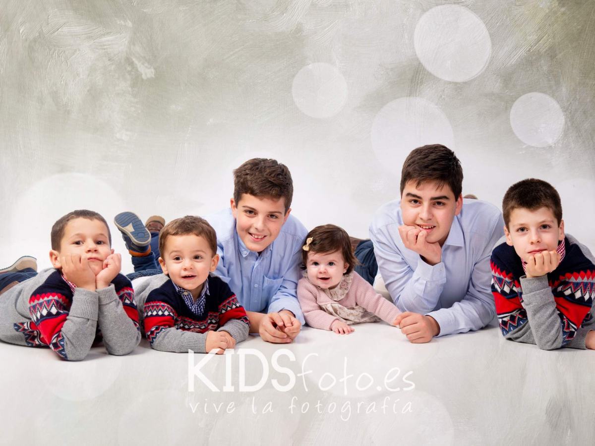 Fotografía familiar con abuelos, hijos y nietos en Zaragoza, fotografía 9