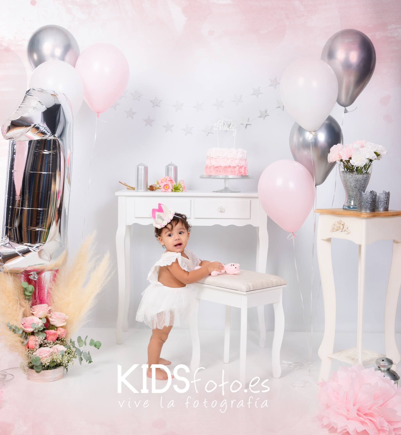 sesion de smash cake de estudio y exterior fotos primer ano bebe fotografia cumpleanos bebe en zaragoza 01