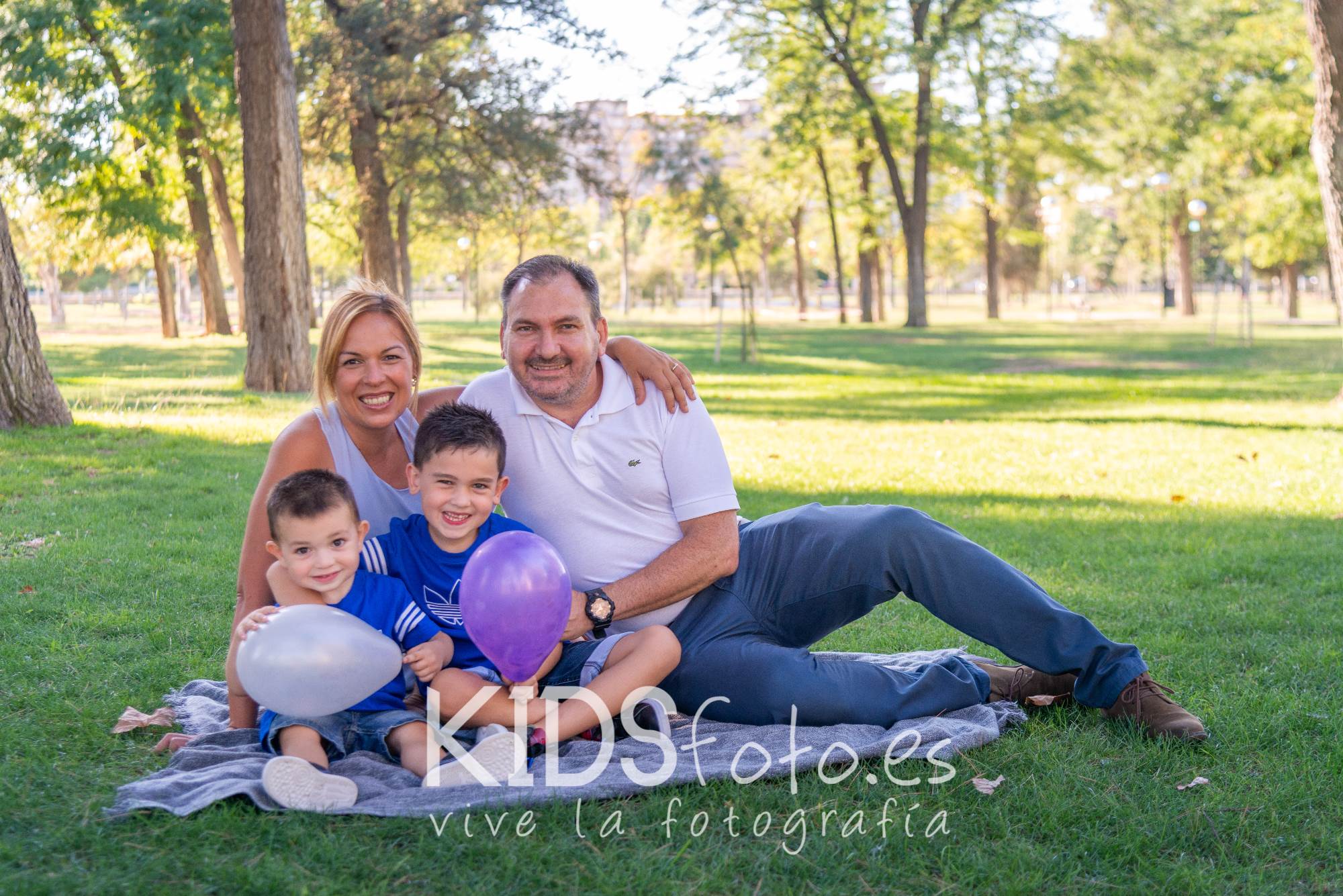 reportaje de familia en exterior y estudio en zaragoza fotografo familair 07