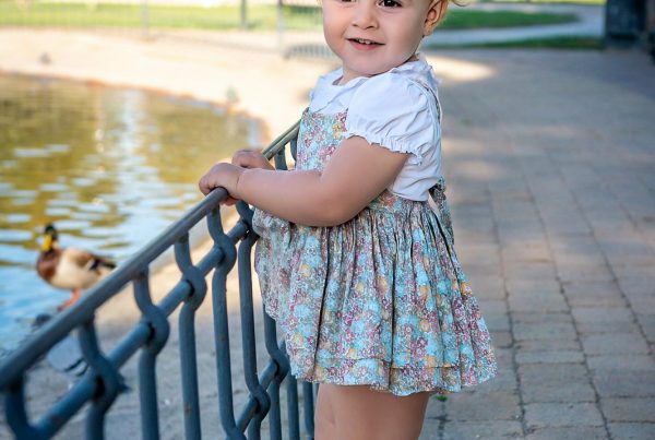 fotografia infantil en el parque fotografo familiar en zarag ¡Sonrisas que Hablan! ️ Captura la Magia de tu Familia en F