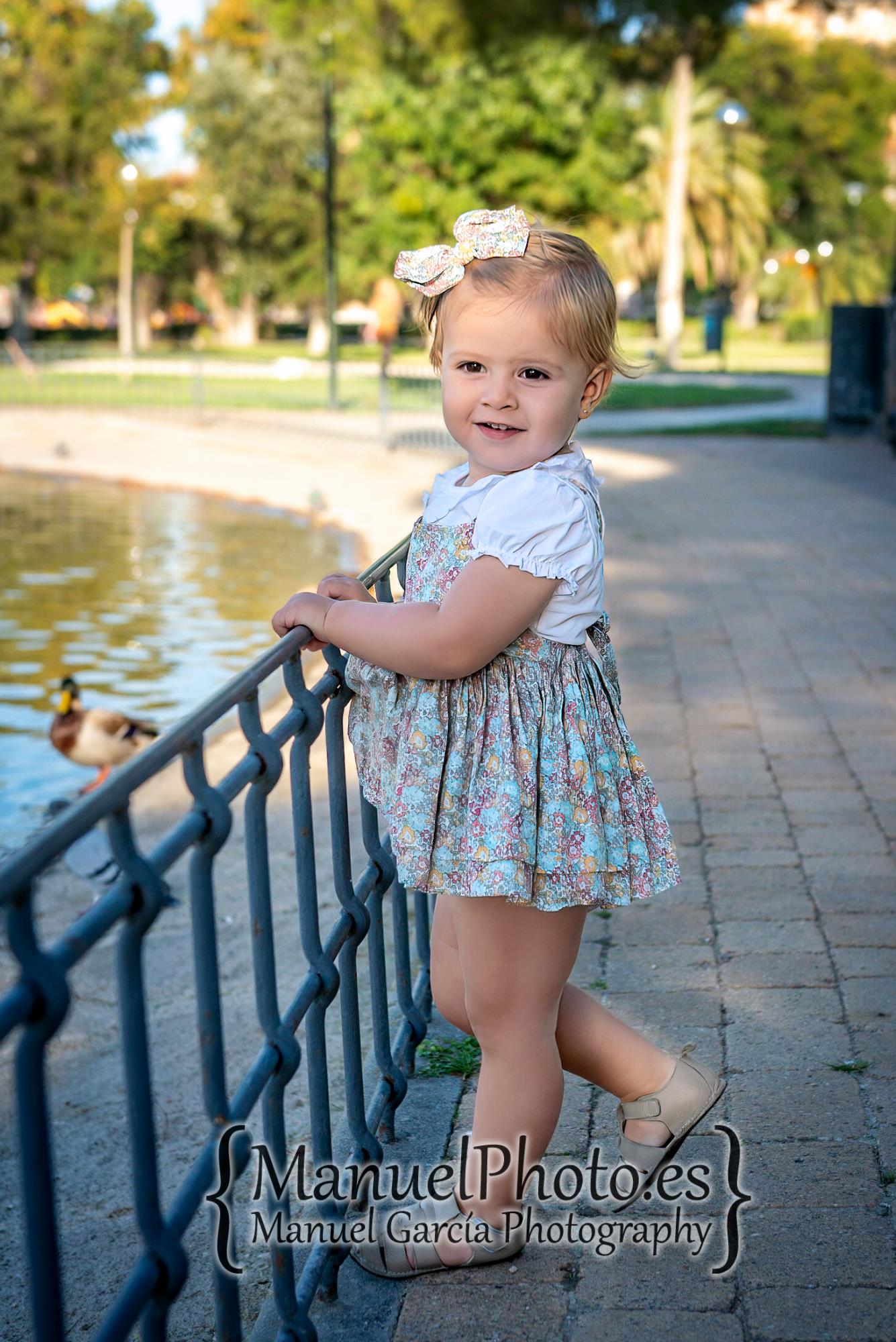 fotografia infantil en el parque fotografo familiar en zarag ¡Sonrisas que Hablan! ️ Captura la Magia de tu Familia en F