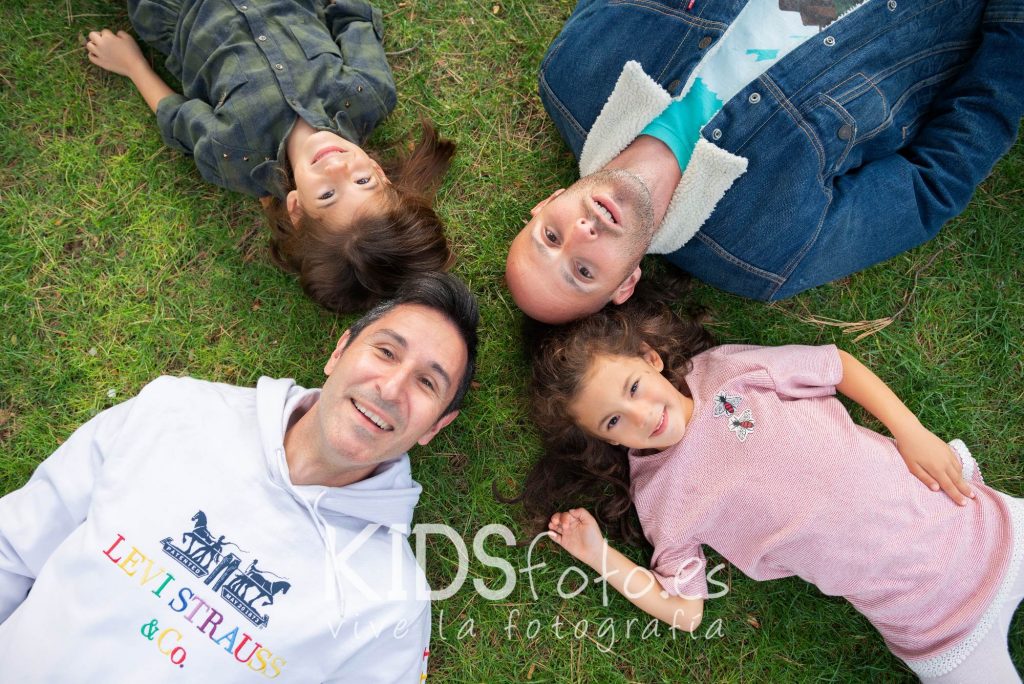 kidsfoto.es | ¡Sonrisas que Hablan! ‍‍‍: Captura la Magia de tu Familia en Fotos ☀️