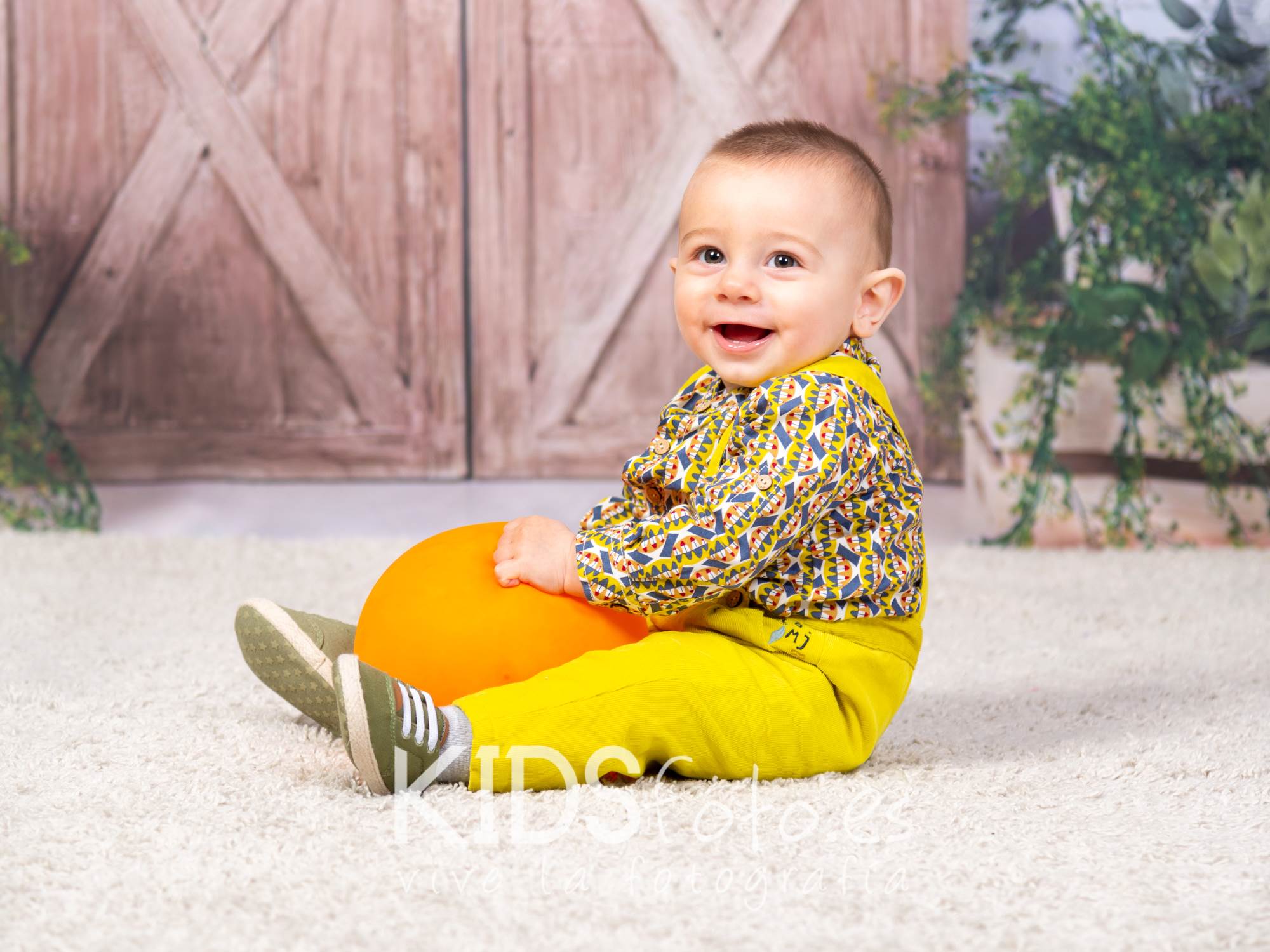Sesión fotografía bebé 6 meses Leo Zaragoza 3
