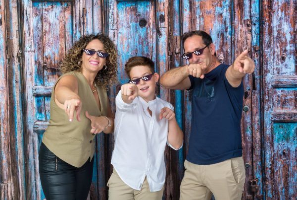 fotografia infantil con padres. fotografia de estudio 06