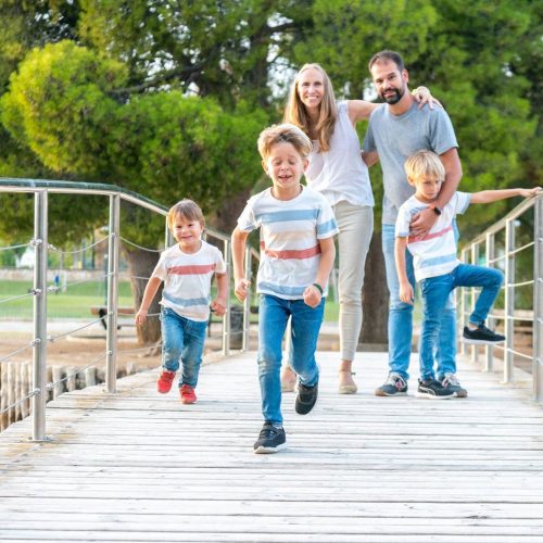 fotografia infantil con padres. fotografia de estudio 33