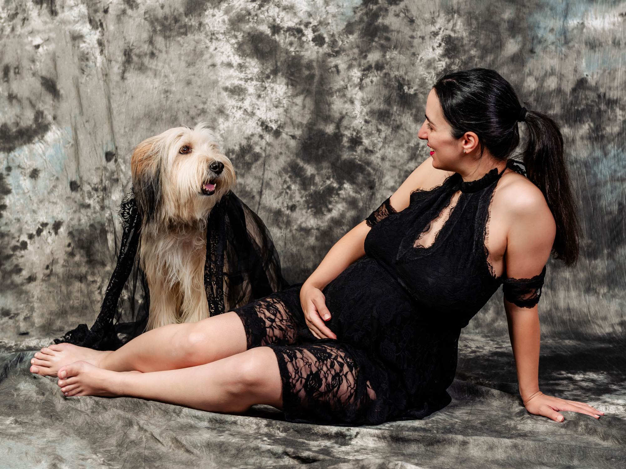 ¡Las mascotas también son bienvenidas en tus fotos de embarazo!