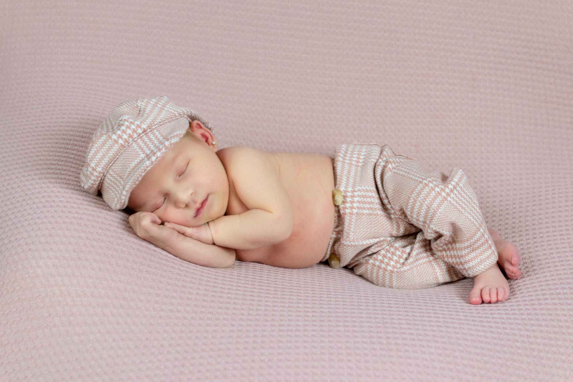 ¡Inmortaliza los primeros momentos de tu bebé y triunfa en Instagram! Sesiones newborn en Zaragoza ✨