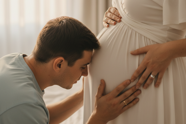 sesion fotos zaragoza papa susurrandote secretos al oido Papá susurrándote secretos al oído