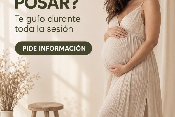 Mujer embarazada en estudio con el mensaje sobre no saber posar