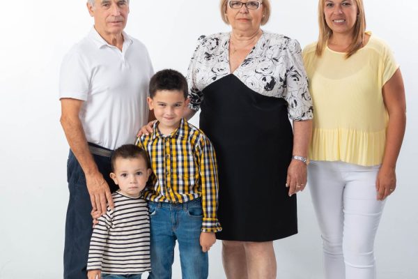 Sesión de abuelo y nietos en Zaragoza, fotografía de la sesión original