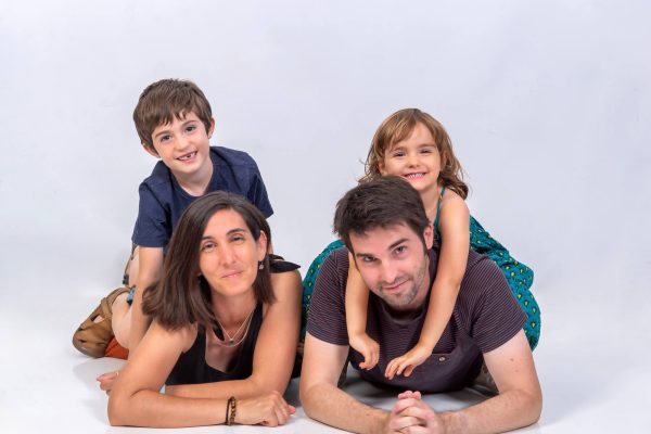 Foto original recuperada 27377: fotografia-familiar-en-zaragoza-captura-momentos-unicos-con--8.jpg Fotografía de familia en Zaragoza durante una sesión real